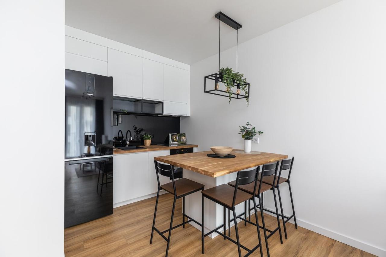 Superapart Stanislawa 1A Varsovie Extérieur photo
